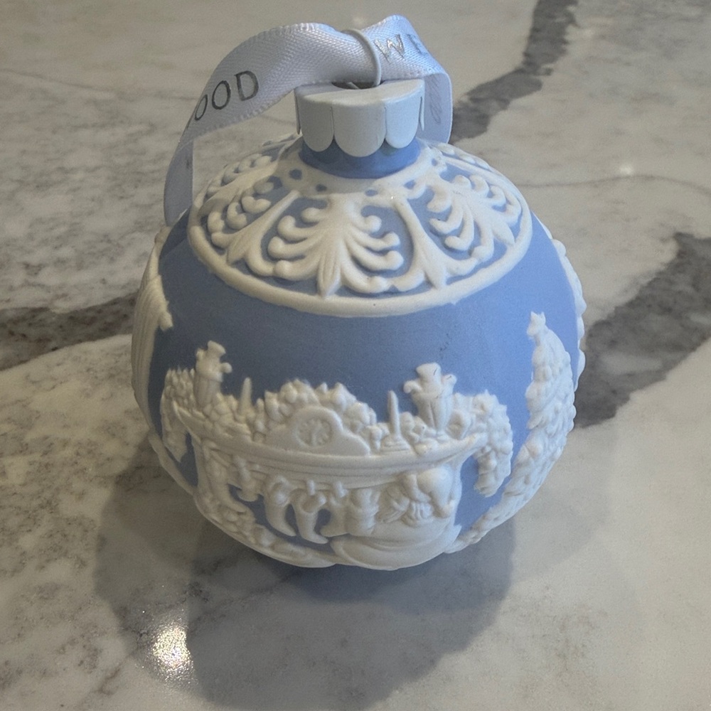 Wedgwood Jasperware Ball Ornaments The Night Before Chiristmas . - Picture 1 of 6